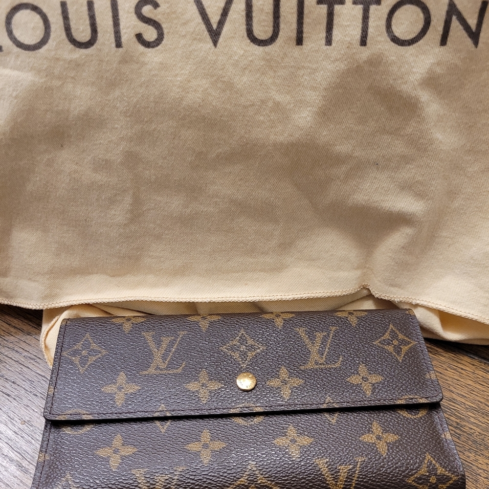 Authentic Louis Vuitton Wallet